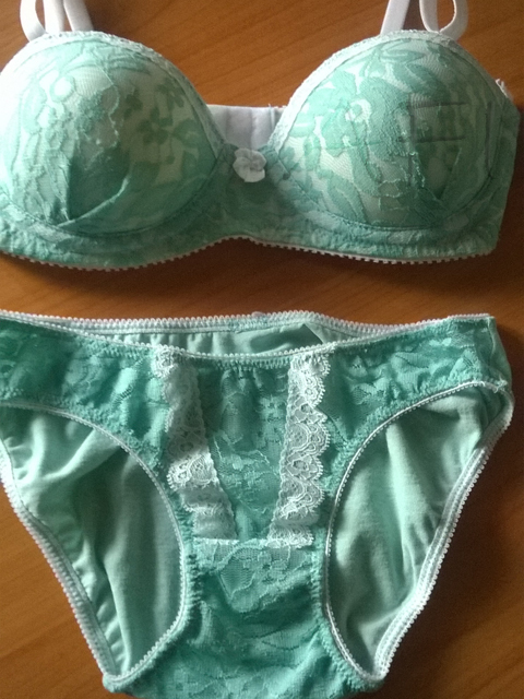minty lace panties
