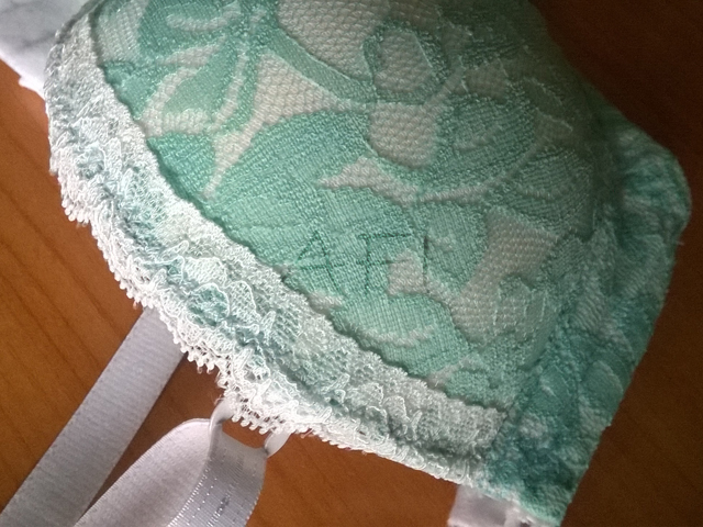 green lace bra
