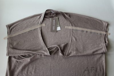 How to fix a hole on the shoulder line on a t-shirt – AFI Atelier